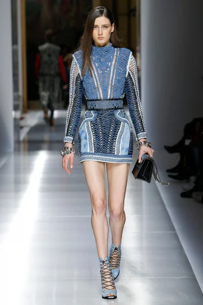 Look 50
